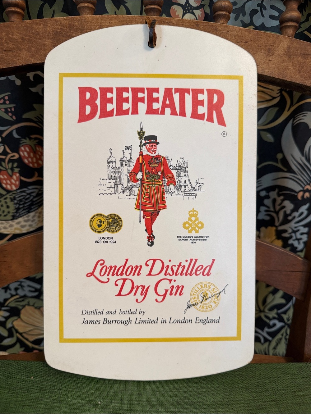 Vintage 1970’s Clover Leaf Beefeater London Melamine Cutting Board